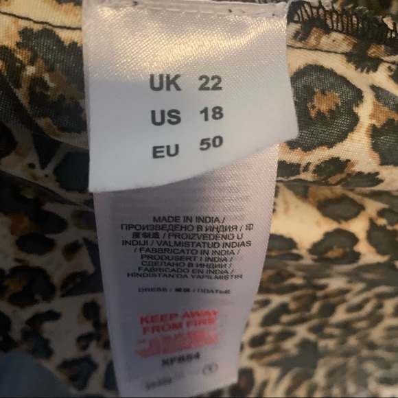 ASOS Curve Leopard + Star Mini Dress - Picture 6 of 7